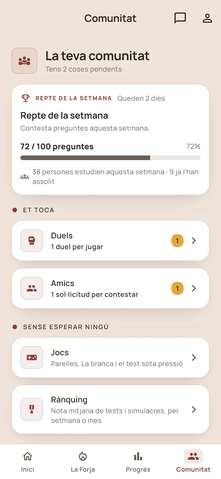 La teva comunitat: Repte de la setmana amb 72 de 100 preguntes, Duels amb 1 duel per jugar, Amics, Jocs i Rànquing.